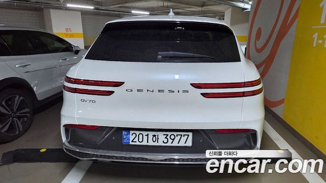 Genesis GV70 2.5T Gasoline 2WD — пробег 9 228 км — фото 5 из 5