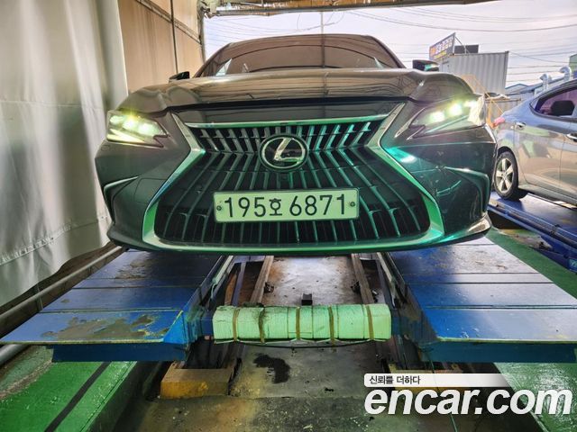 Lexus ES Executive — пробег 120 810 км — фото 1 из 2