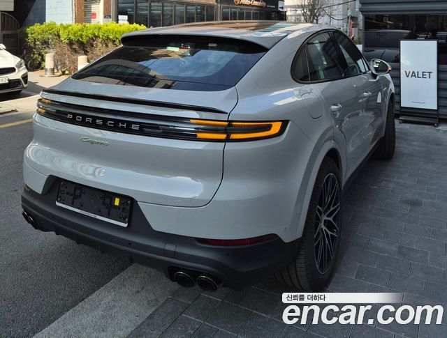 Porsche Cayenne 3.0 E-Hybrid Coupe — пробег 7 500 км — фото 4 из 5