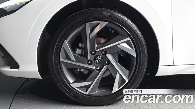 Hyundai AVANTE 1.6 Inspiration — пробег 4 299 км — фото 5 из 5