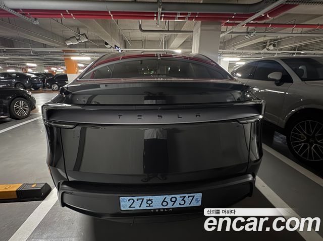 Tesla Model Y Premium RWD — пробег 700 км — фото 5 из 5