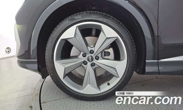 Audi Q4 e-tron 45 Premium Sportback — пробег 1 479 км — фото 5 из 5