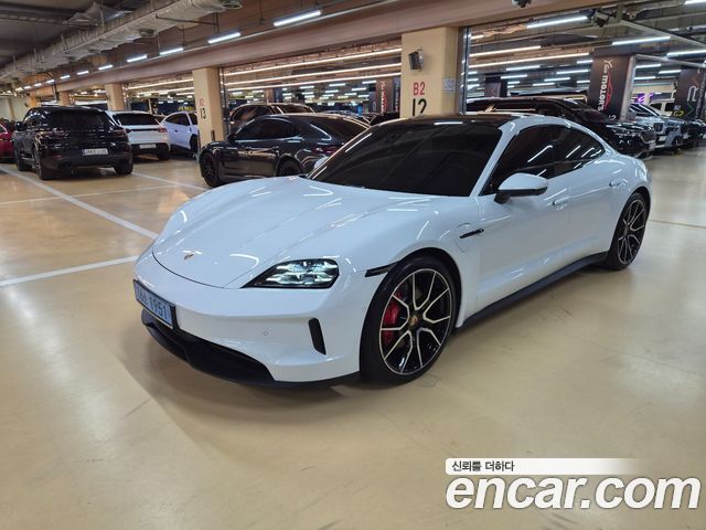 Porsche Taycan 4S — пробег 8 800 км — фото 1 из 5