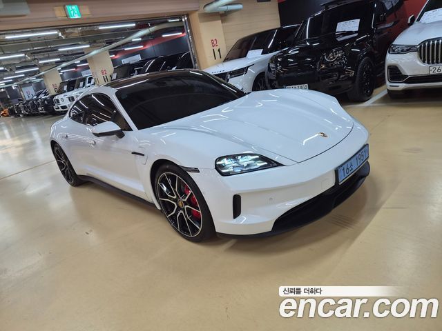 Porsche Taycan 4S — пробег 8 800 км — фото 3 из 5