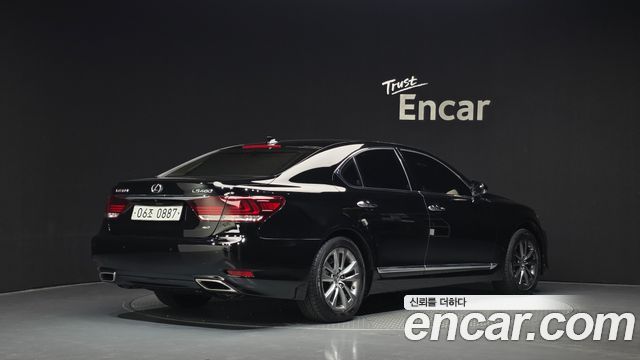 Lexus LS из Кореи Encar