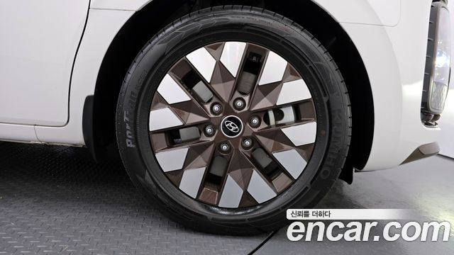 Hyundai Staria 4WD 캠핑카 Prestige Camper 11Seater — пробег 18 374 км