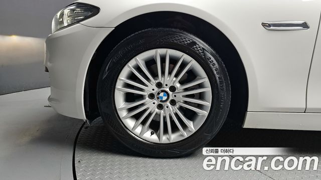 BMW 5-Series 520d xDrive — пробег 77 203 км