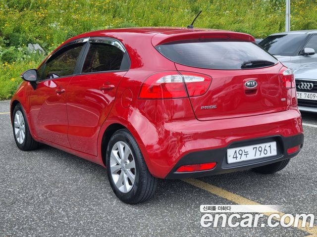 Kia pride 1.6 GDI Hatchback Luxury — пробег 149 664 км — фото 2 из 5