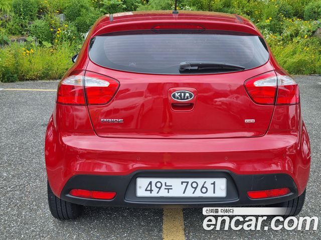 Kia pride 1.6 GDI Hatchback Luxury — пробег 149 664 км — фото 4 из 5