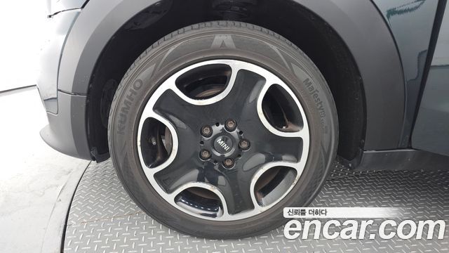 Mini Paceman Standard — пробег 141 111 км