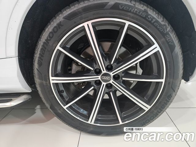 Audi Q7 55 TFSI Quattro Premium — пробег 76 500 км