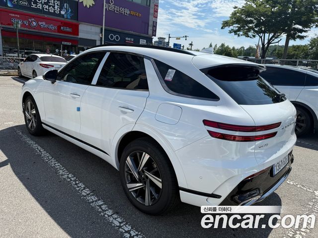 Genesis GV70 2.5T Gasoline 2WD — пробег 1 054 км