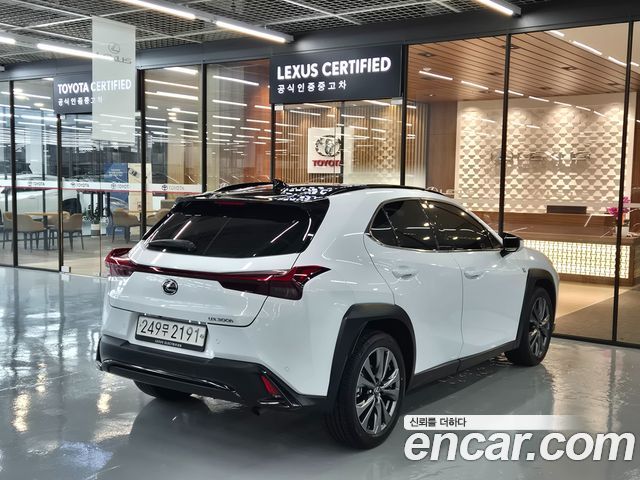 Lexus UX из Кореи Encar
