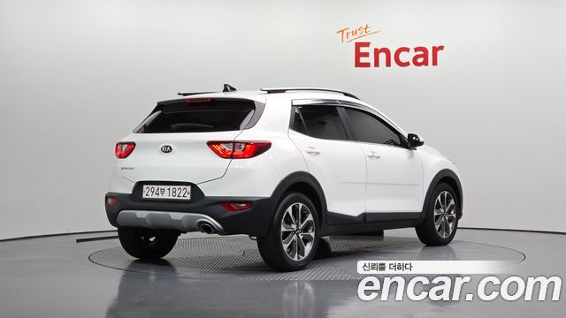 Kia Stonic из Кореи Encar