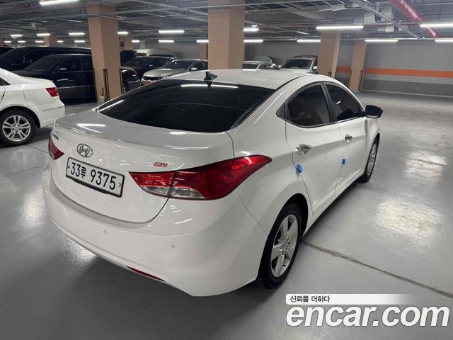 Hyundai AVANTE M16 GDI Avenue — пробег 129 800 км
