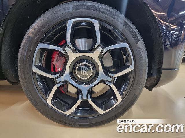 Rolls-Royce Cullinan 6.7 V12 Black Badge — пробег 71 000 км