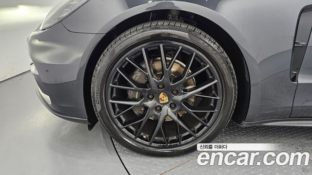 Porsche Panamera 3.0 AWD — пробег 37 710 км