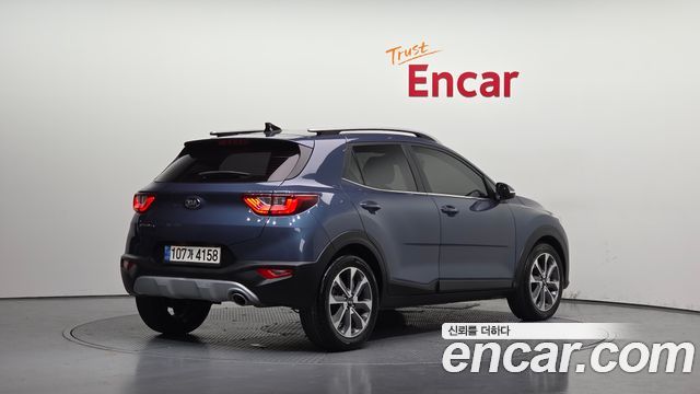 Kia Stonic из Кореи Encar