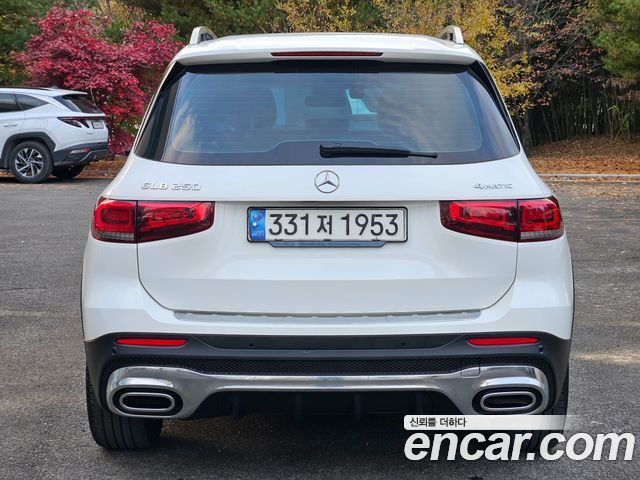 Mercedes-Benz GLB-Class GLB250 4MATIC — пробег 78 610 км — фото 4 из 5