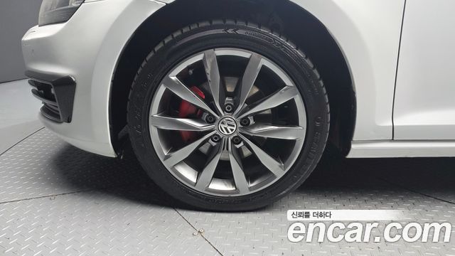 Volkswagen Golf 2.0 TDI Premium — пробег 120 697 км
