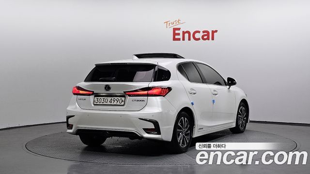 Lexus CT200h из Кореи Encar