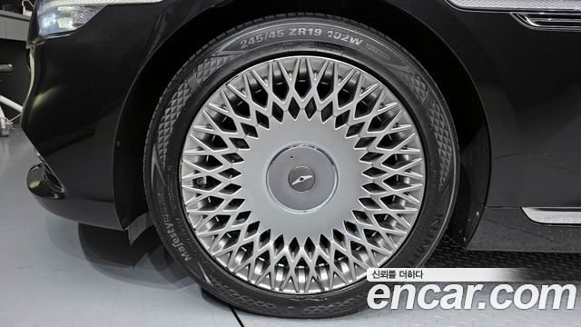 Genesis G90 3.8 Luxury — пробег 139 060 км