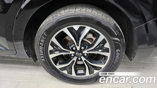 Kia Carnival 9-Seater Prestige — пробег 48 296 км