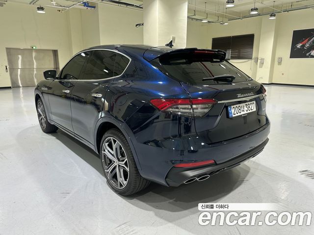 Maserati Levante из Кореи Encar