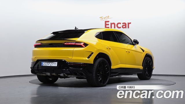 Lamborghini Urus из Кореи Encar