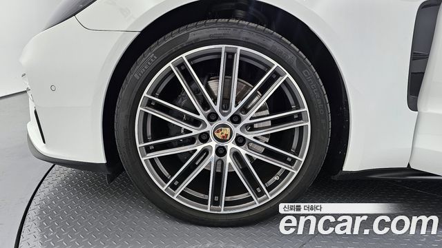 Porsche Panamera 2.9 AWD — пробег 42 420 км