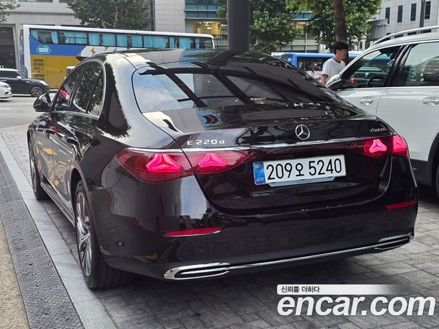 Mercedes-Benz E-Class из Кореи Encar