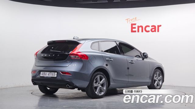 Volvo V40 из Кореи Encar