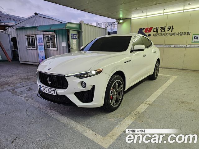 Maserati Levante из Кореи Encar