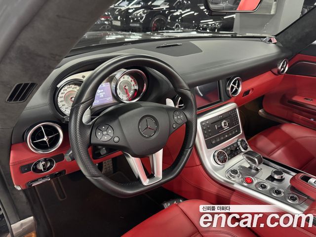 Mercedes-Benz SLS AMG Roadster C197 — пробег 16 900 км — фото 5 из 5