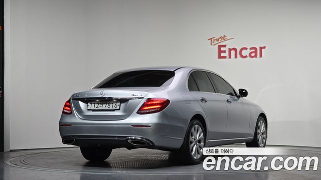 Mercedes-Benz E-Class из Кореи Encar