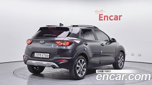 Kia Stonic из Кореи Encar