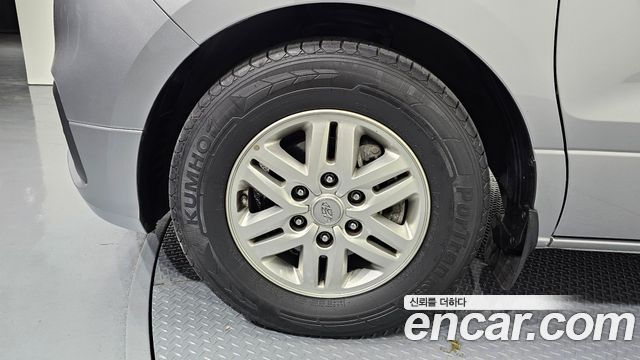 Hyundai Starex Van 5-Seater Smart — пробег 46 820 км — фото 5 из 5