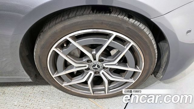 Mercedes-Benz E-Class E220d 4MATIC AMG Line — пробег 59 753 км — фото 5 из 5