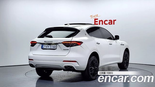 Maserati Levante из Кореи Encar
