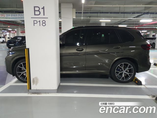BMW X5 xDrive 40i M Sport — пробег 17 000 км — фото 4 из 5