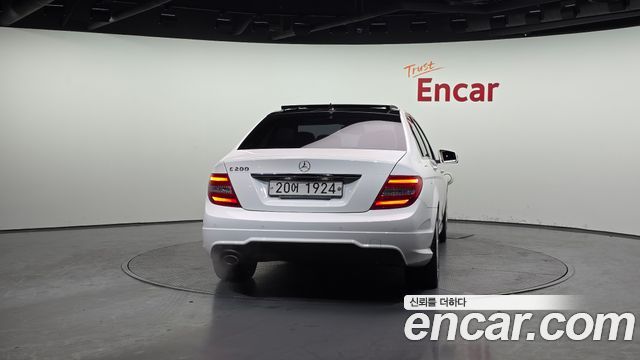 Mercedes-Benz C-Class C200 CGI Avantgarde Style Package — пробег 85 670 км — фото 4 из 5