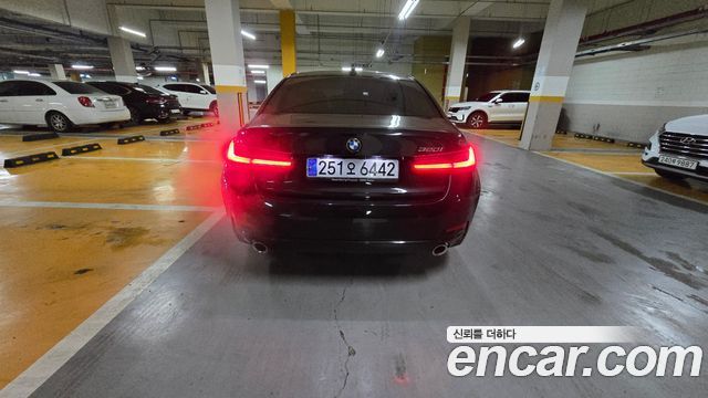 BMW 3-Series 320i — пробег 12 000 км — фото 4 из 5