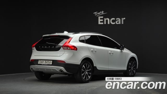 Volvo V40 из Кореи Encar