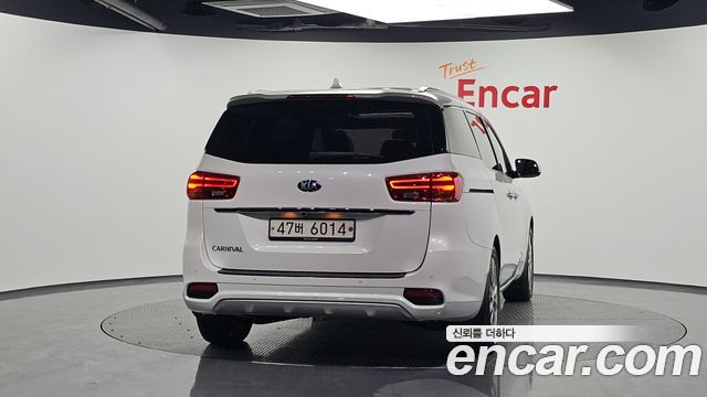 Kia Carnival из Кореи Encar