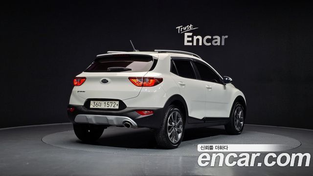 Kia Stonic из Кореи Encar