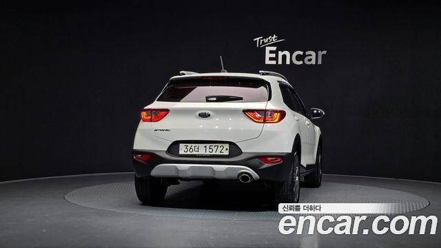 Kia Stonic из Кореи Encar