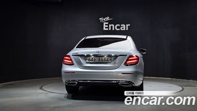 Mercedes-Benz E-Class из Кореи Encar