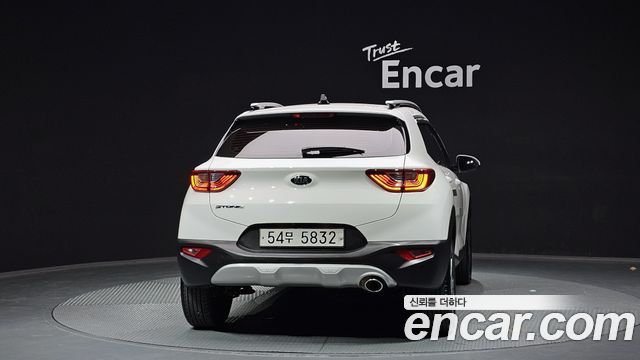 Kia Stonic из Кореи Encar
