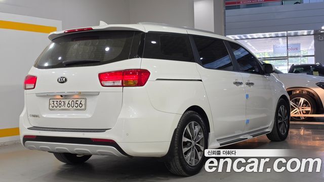Kia Carnival 9-seater Luxury — пробег 252 532 км — фото 4 из 5