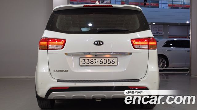 Kia Carnival 9-seater Luxury — пробег 252 532 км — фото 5 из 5